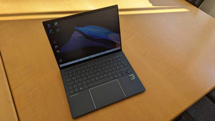 HP Dragonfly G4 Review: Lightweight Laptop for Road Warriors and Business Travelers with Rich Connectivity, Long Battery Life, and Suitable for Office Use