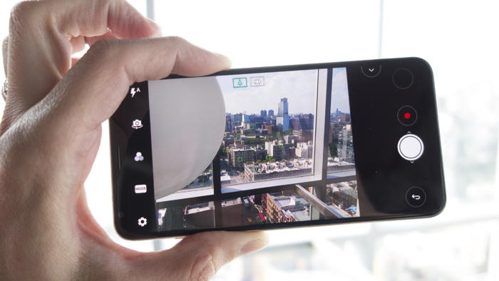 LG V30의 카메라 앱에는 멋진 새로운 기능이 들어갔다. 